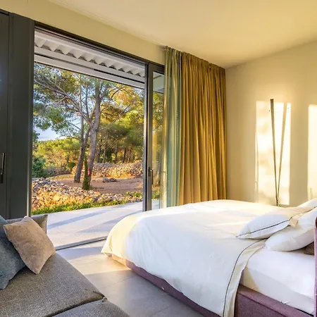 Secluded Hvar 4 Bedrooms Kucno Drvo Short Walk To *