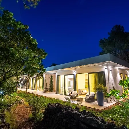 Secluded Hvar 4 Bedrooms Kucno Drvo Short Walk To